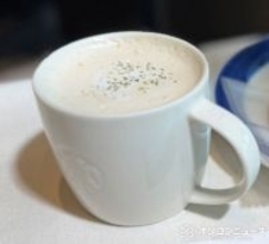 【きょうから】スタバ新作”スープチーノ”登場、トリュフ香る一杯に「絶対飲む」とSNSで反響