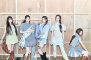 ILLIT、日本作品タイトル曲にフィーチャリングアーティストの参加を発表　兵庫公演でサプライズ「誰なのか予想してみて！」