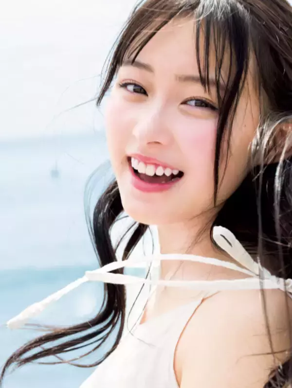 『美少女図鑑AWARD』グランプリ含む5冠の中学生、透明感あふれるグラビア披露
