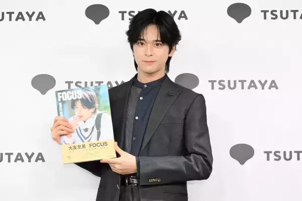 ミュージカル『刀剣乱舞』などで活躍中の大友至恩、19歳の誕生日に自身初の写真集を発売　20歳に向けての抱負を明かす「どこでも戦えるような人間になりたい」
