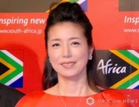 高橋ひとみ、年下夫との夫婦2ショットを公開　スラッとした長身スタイルに反響「かっこいー！」「雑誌の1ページのよう」