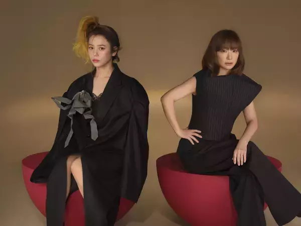 Chara＋YUKIが最新アーティスト写真を公開　2020年以来の新曲リリースへ