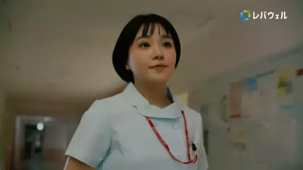 奈緒、看護師姿・介護職姿・保育士姿を一気に披露　レバウェル新CMの動画が公開