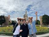 「M!LK塩﨑太智、佐野勇斗＆吉田仁人を率いてディズニーランド“びしょ濡れ検証”ロケ」の画像1