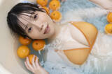 「新居歩美、1st写真集で“あゆち”を大胆表現　“甘く刺激的”な魅力を解放「味わいつくせる一冊です！」」の画像1