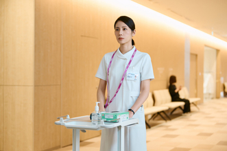 松下奈緒主演『アナログナース』今夜初回拡大SP　第1話から岡田将生＆中井貴一も登場