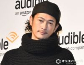 窪塚洋介、妻をバックハグ　8歳の長女交えた親子ショットも公開「Family winters」