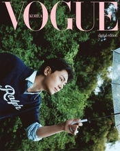 ENHYPEN・JAY、空を見上げしっとりとした雰囲気を表現　『VOGUE KOREA』デジタルカバーに登場