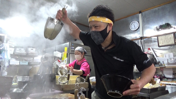 『オモウマい店』“4年前から密着”うどん店、アルバイト15人が退職→新人育成の様子「今までにないくらい最強メンバー」
