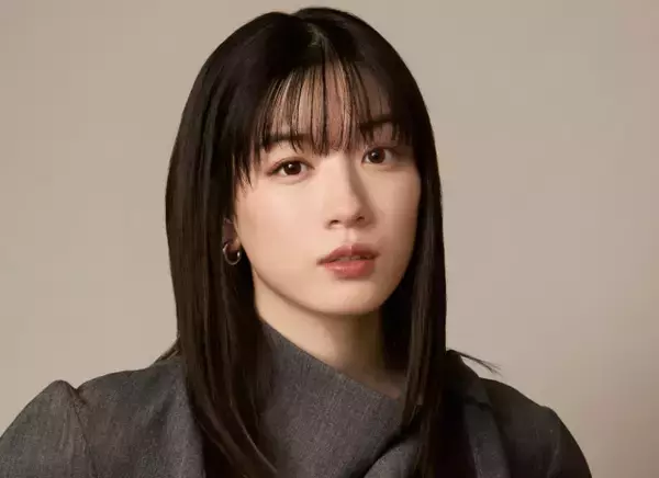 永野芽郁、ボブヘア姿の新たなショットに反響「ずっとビジュ待ってました」「髪短いのも似合いすぎてる」「お顔も演技も好き」
