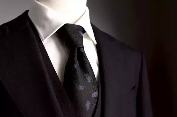 新社会人は必見、ネクタイの裏から出ている“謎の糸”「絶対に切らないで！」　職人が注意喚起