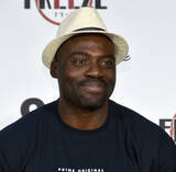 「『鬼レンチャン』前回王者のボビー・オロゴン、衝撃の敗戦　ボディビル界からシンデレラボーイ現る「マッチョの声援が聞こえた」【アームレスリング重量級】」の画像1