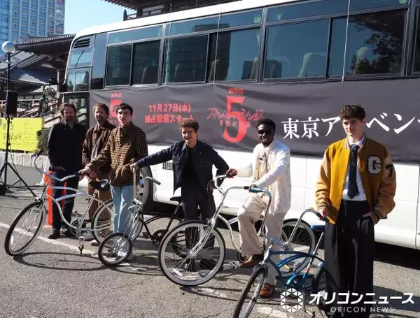 『ストレンジャー・シングス』キャスト、東京に集結――増上寺から中野ブロードウェイへ、日本文化を満喫