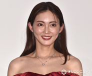 押切もえ、真っ赤なドレスでゴージャスに　『プラダを着た悪魔』イベントで「ファッションっていいな」