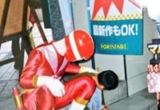 『スーパー戦隊』終了報道で少年時代の思い出写真が話題「ゴーレッドの手、大きかった」「感謝してもしきれない」