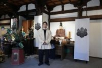 仲野太賀、高取城まつりで号令「天下を目指し放て！」　鉄砲隊が一斉射　秀長木像に「背筋が伸びた」