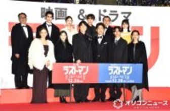 福山雅治＆大泉洋ら『ラストマン』ドラマ＆映画キャストが新宿街頭に集合　向井康二はボケさく裂で叱られる
