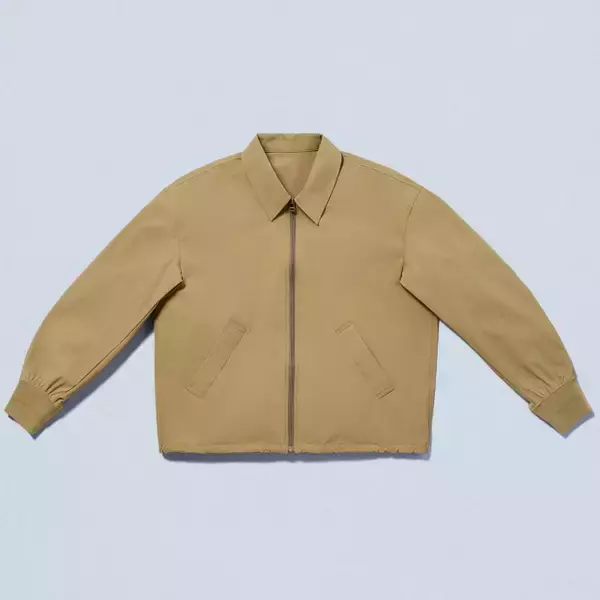 ファミマ、アパレルに新色「ベージュ」登場　半額セール2・3から、カーディガン＆ソックスほか