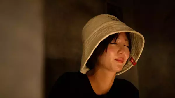 岡崎紗絵、異色の“モキュメンタリー旅番組”決定　サウナシーンもテレビ初披露