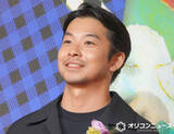 「仲野太賀、親子ショットに反響　父・中野英雄と“先輩”柳葉敏郎の誕生日会へ「親子でギバちゃんを挟んでる」「みんな良い笑顔ですね」」の画像1