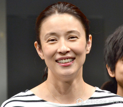 水野美紀、“激似”俳優と2ショット公開　「ホラー映画かと思った」猛ダッシュ再会劇にファン爆笑「笑い方そっくり」