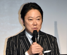 阿部サダヲ、“妻”とのラブラブ写真「遂に奥様との2ショットも解禁ですね！」