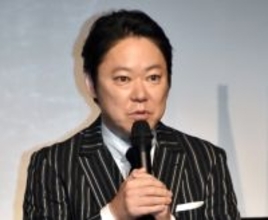 阿部サダヲ、“妻”とのラブラブ写真「遂に奥様との2ショットも解禁ですね！」