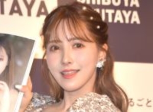 三上悠亜、チア人気投票で「1位をいただきました」　大胆タンクトップ姿で感謝記す