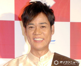 名倉潤“意外な相手”とハグショット　25年ぶりに「飯くいました」