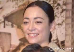 美波、第1子出産で母子ショット公開＆名前を明らかに　『バトル・ロワイアル』『有閑倶楽部』はじめ多数活躍