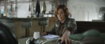 「スター・ウォーズ」最新作の新キャラはレイアと旧知の仲!?　シガーニー・ウィーバー演じるウォード大佐に注目