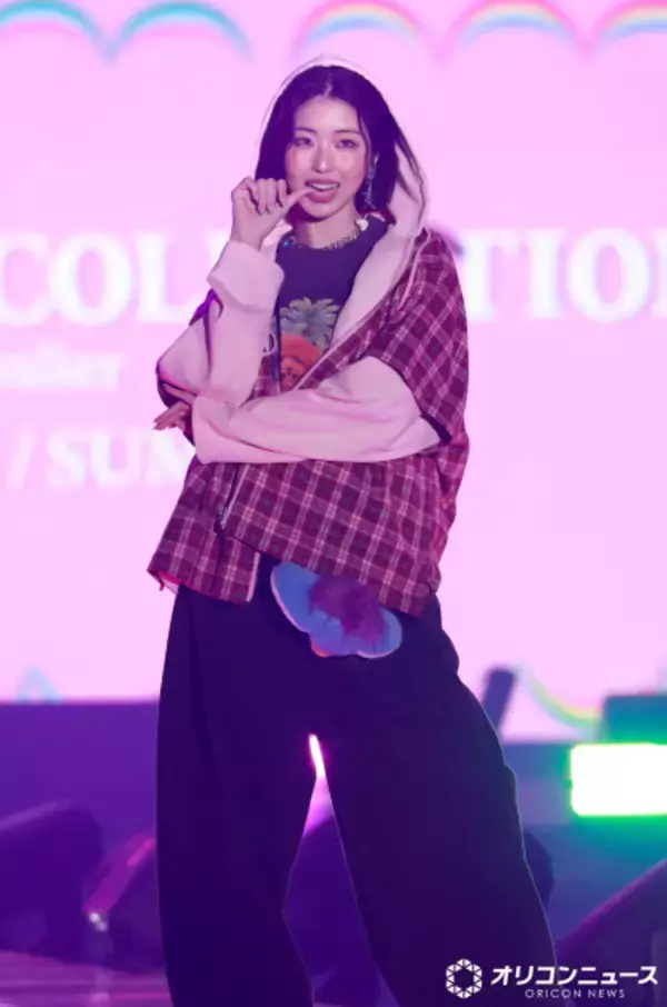 【TGC】IS:SUE・YUUKI、長い“御御足”生かした圧巻ランウェイ　お茶目なポーズも