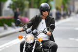 「『GTO』“鬼塚”反町隆史がバイクトーク…今後の伏線？ 相手に注目集める「バイクの見かた本物」「フラグ立ったな（笑）」」の画像1