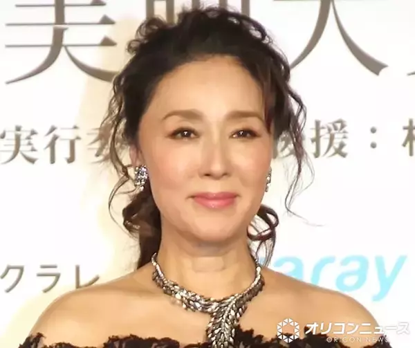 浅野ゆう子、94歳迎えた母との“顔出し”2ショット添え誕生日を祝福「きれいなお母さま」「お美しいです」