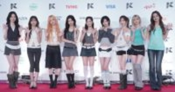 【KCON JAPAN】NiziU、肌見せバランスが絶妙なヘルシーコーデ披露