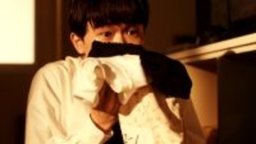 憧れの女子生徒の体操着をクンカクンカ→他の同級生に見られ修羅場に　「キョドリ顔最高」「あーあ！やっちゃった！」『惡の華』第1話【ネタバレあり】