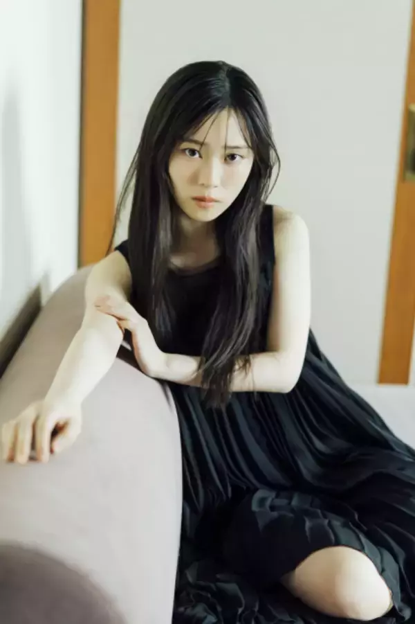 櫻坂46山下瞳月、神秘的な美しさ放つグラビア　国立競技場ライブ終え“先輩が積み重ねてきた歴史”を継承する想い