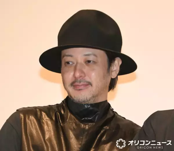 オダギリジョー、撮影のセリフ一言目からアドリブ　くるま監督がツッコミ「台本なんですよ」