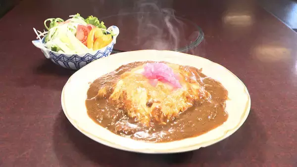 『オモウマい店』創業50年の食事処、作り方“撮影NG”のカレー　店主の息子絶賛「オムドラカレー」1485円