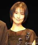 「恒松祐里、作品鑑賞で衣装合わせる「私服の範囲内で似せるという趣味が」」の画像1