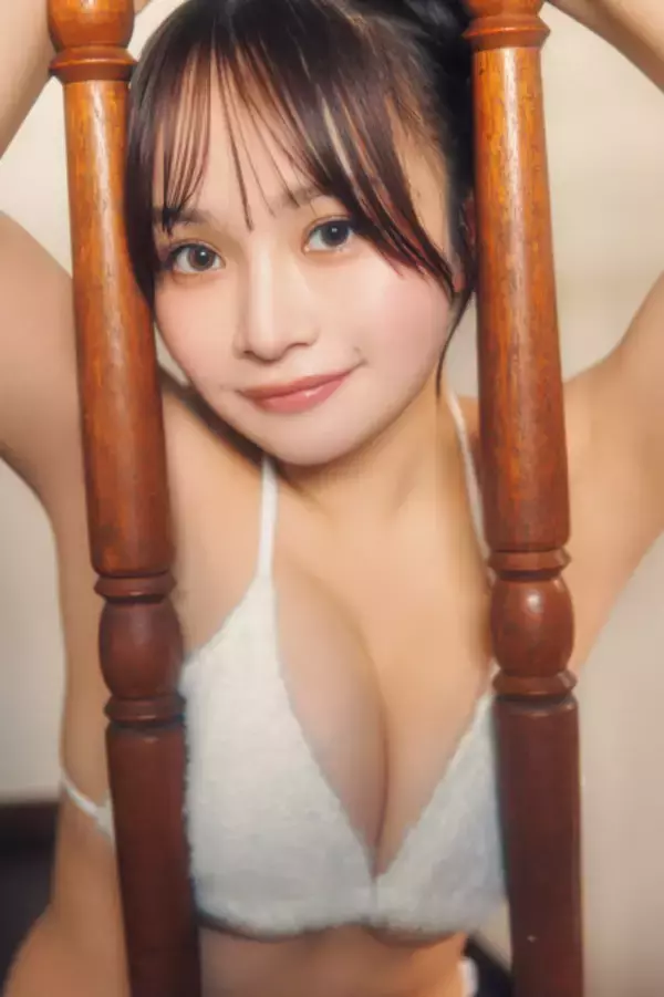 「“90センチの美バスト”大嶋みく、圧巻のグラビア」の画像