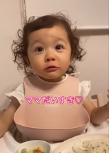 ご飯を食べながら「ママだいすき、パパだいすき」　2歳が何度も伝えてくれた愛おしい時間に「ずっと続いてほしい」