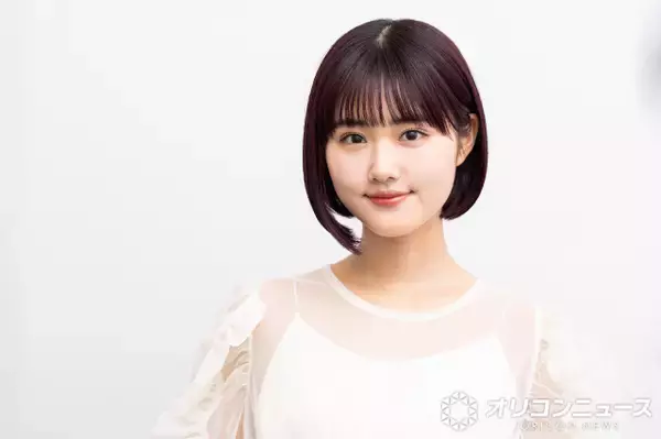 原菜乃華、素顔あふれるおでかけショット公開に反響「待って好きすぎる」「あざとすぎ」「こんな感じで見つめられたい…」