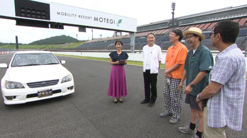 27年前のトヨタ“名スポーツセダン”にドリキン・土屋ご満悦　5万キロ極上車体に「いい！新車だよね。快適！」