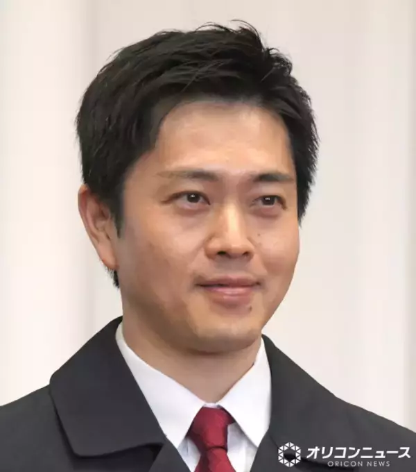 吉村洋文知事、明石家さんまとの2ショットに反響「素敵な写真」「国宝級ツーショット」