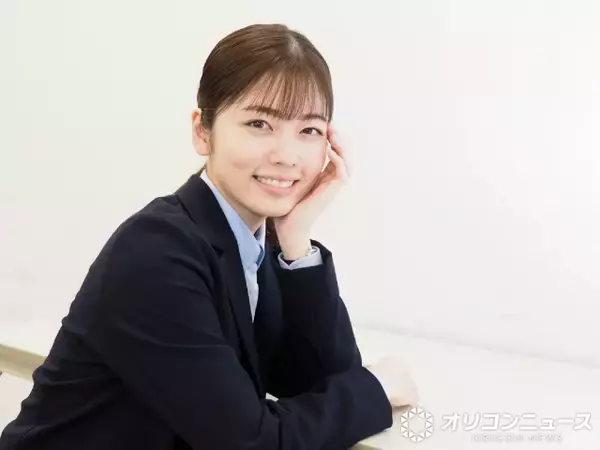 小芝風花、艶やかな黒の肩出しドレスショット添え『橋田賞』受賞に感謝つづる「おめでとうございます」「めっちゃ綺麗」　祝福の声続々