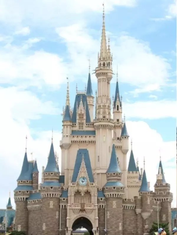 東京ディズニーランド、『Reach for the Stars』9・14で終了　シンデレラ城が舞台の夜のキャッスルプロジェクション、2024年9月の開始から約2年でフィナーレへ