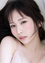 虹のコンキスタドール・栗原舞優、カラフルで可愛いまゆちゃんと黒で統一して大人なまゆちゃんが楽しめる1冊で2度美味しい写真集