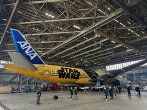 ANA×「スター・ウォーズ」特別塗装機「C-3PO ANA JET」運航終了、最後の雄姿公開