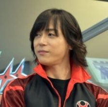 “ハリケンレッド”塩谷瞬、新成人にエール「世界は、思っているより優しくない。でも、思っているより美しい」当時の写真添え投稿